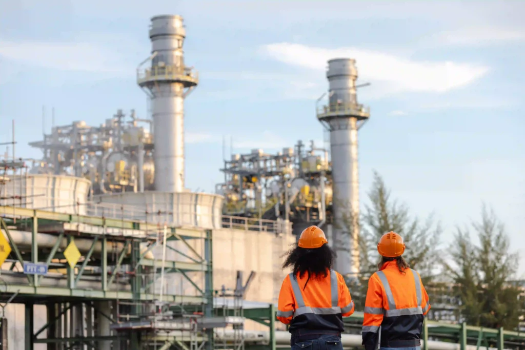 engineers-inspecting-operations-at-a-water-pumping