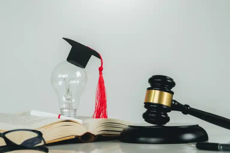 Scott Vicknairs lawyers scholarship