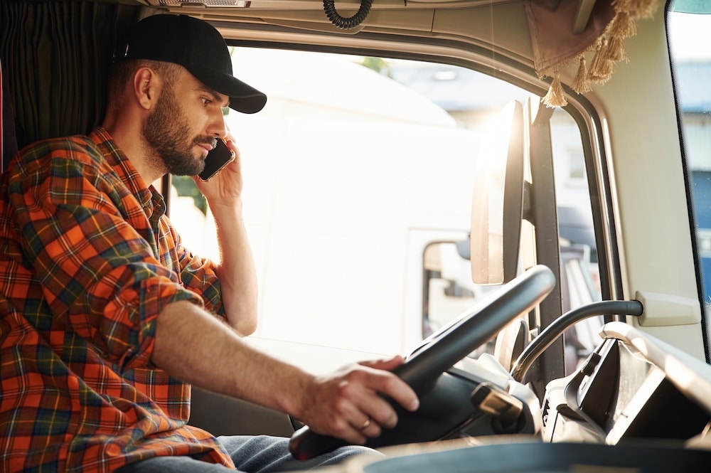 truck distracted by phone call