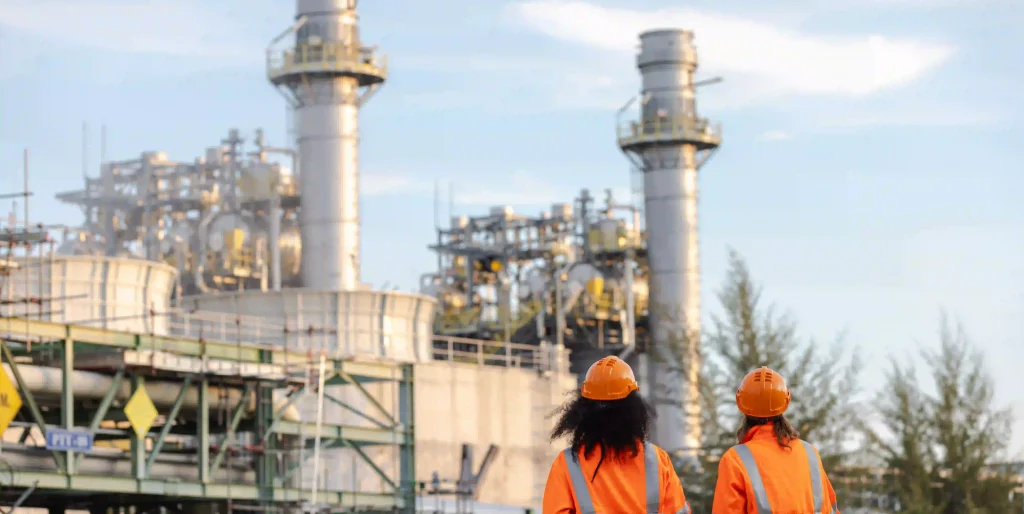 engineers-inspecting-operations-at-a-water-pumping